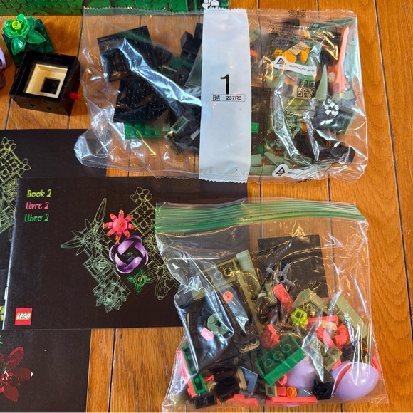 Lego Botanical Collection Succulents 10309 771 Pieces 18+ Building Set - Picture 4 of 6